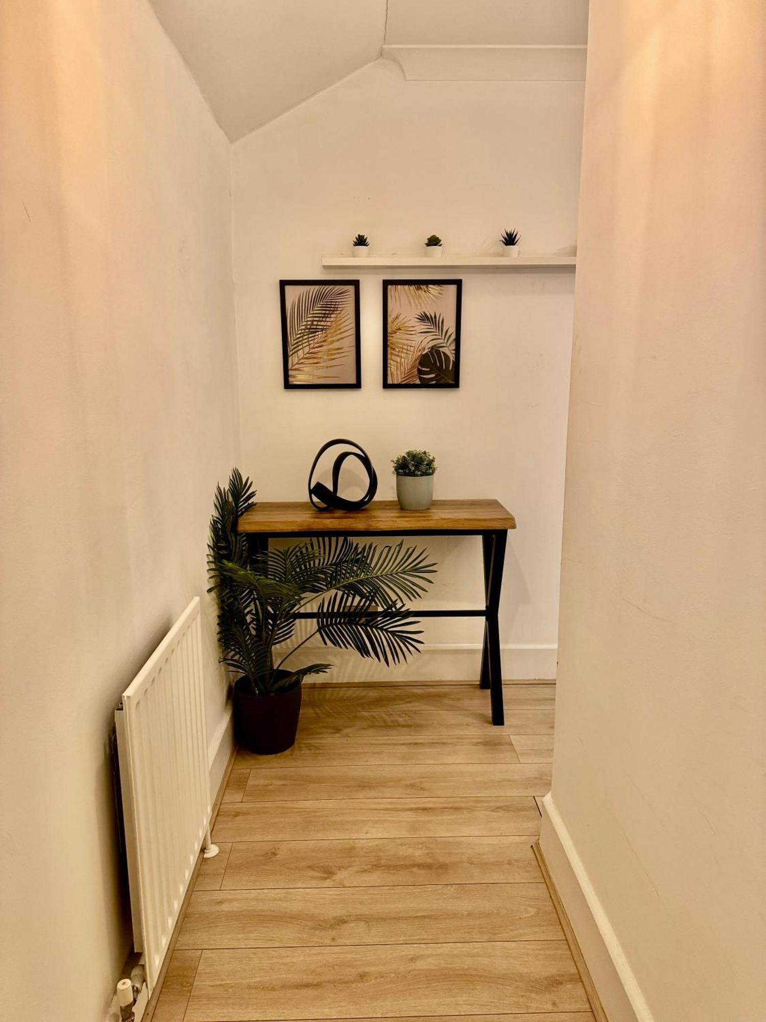 Stunning 1 Bedroom In Wapping - Sleeps 4 And Free Parking! Londres