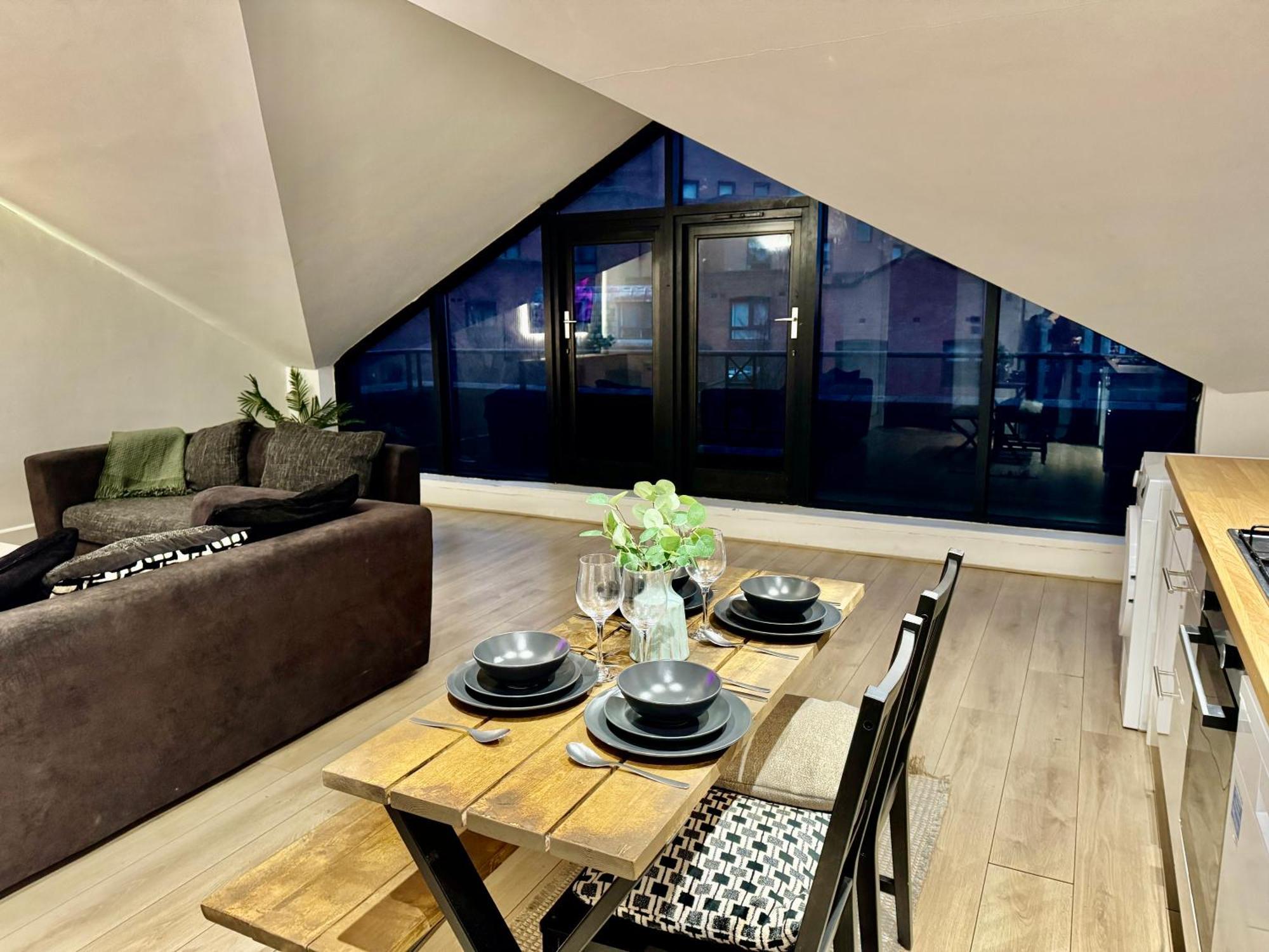 Stunning 1 Bedroom In Wapping - Sleeps 4 And Free Parking! * Londres