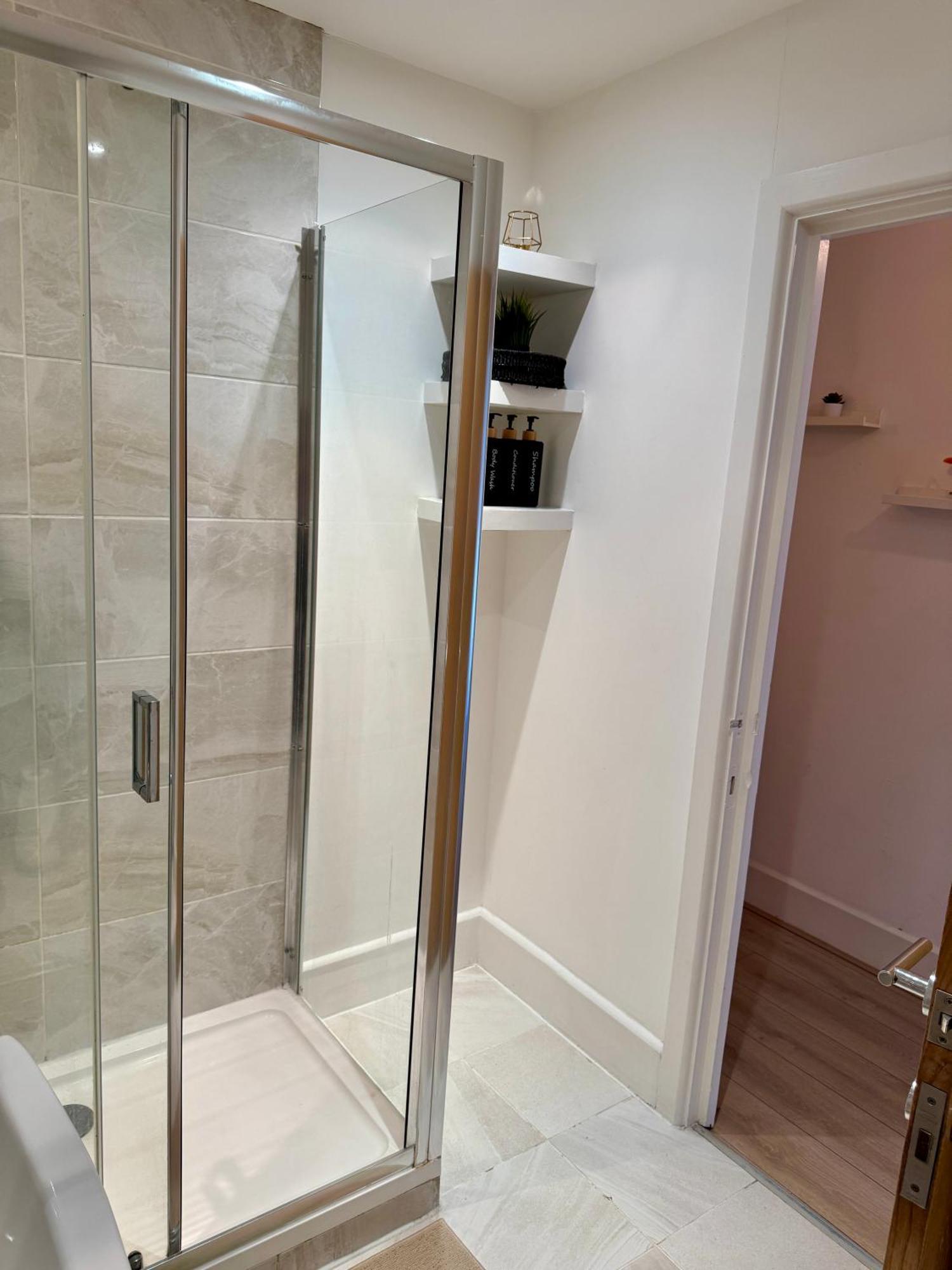 Stunning 1 Bedroom In Wapping - Sleeps 4 And Free Parking! Apartamento Londres